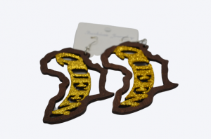 עגילים קלילים וצבעוניים עם אמירה